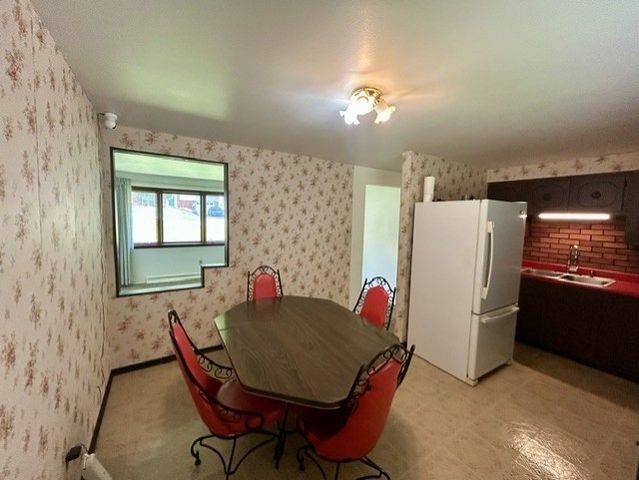 5764 Wilson Dr, Bethel Park, PA 15102