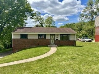 5764 Wilson Dr, Bethel Park, PA 15102