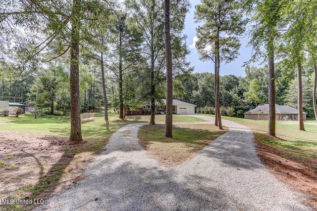3500 Pigeon Roost Road, Byhalia, MS 38611