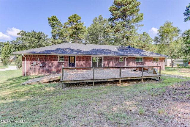 3500 Pigeon Roost Road, Byhalia, MS 38611