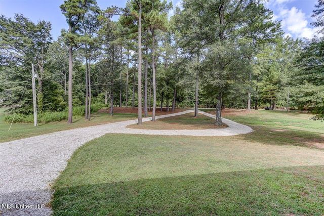 3500 Pigeon Roost Road, Byhalia, MS 38611