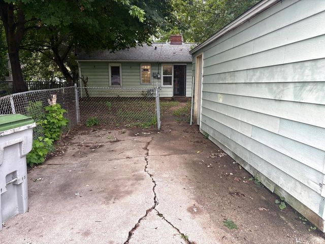 5657 N 58th STREET, Milwaukee, WI 53218