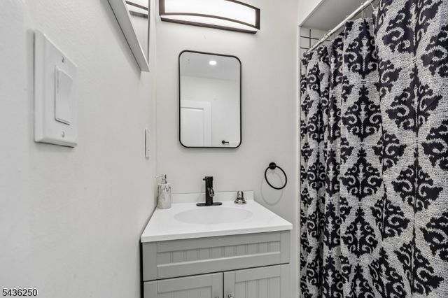 5 N Rose Ln, Mount Olive Twp., NJ 07828