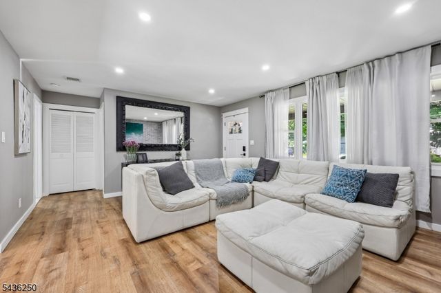 5 N Rose Ln, Mount Olive Twp., NJ 07828