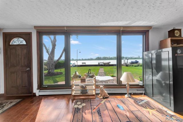 429 Edgewater, Algonac, MI 48001