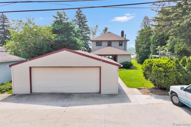 429 Edgewater, Algonac, MI 48001