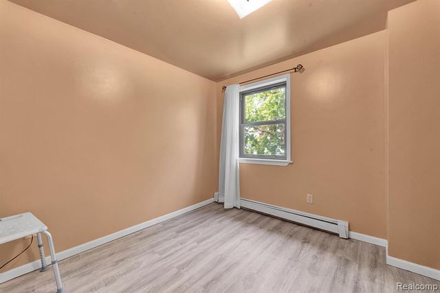 429 Edgewater, Algonac, MI 48001