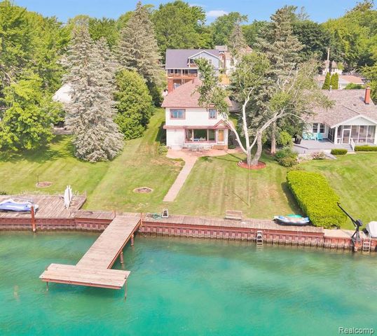 429 Edgewater, Algonac, MI 48001