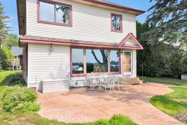 429 Edgewater, Algonac, MI 48001