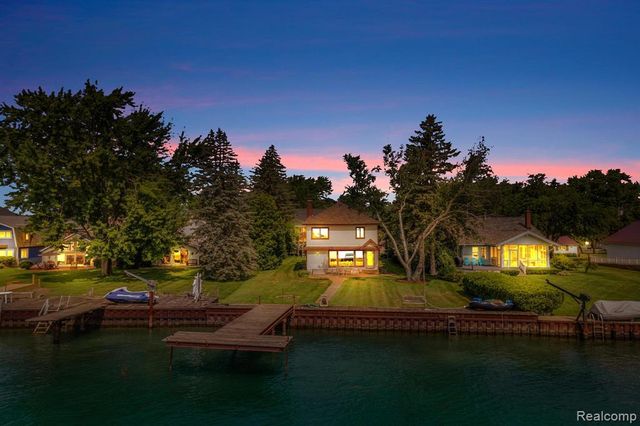 429 Edgewater, Algonac, MI 48001