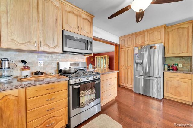 429 Edgewater, Algonac, MI 48001