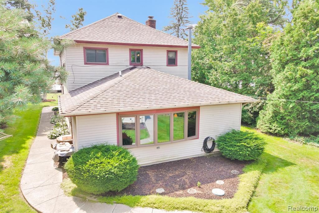 429 Edgewater, Algonac, MI 48001