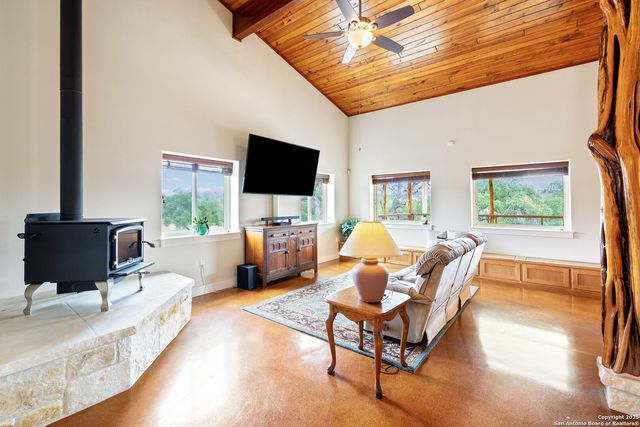 3263 Palomino Springs, Bandera, TX 78003