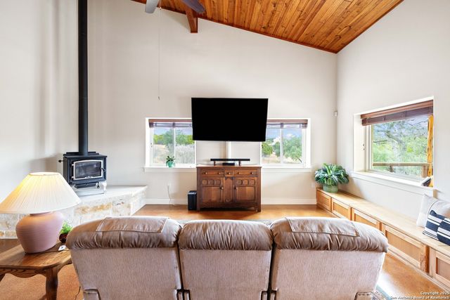 3263 Palomino Springs, Bandera, TX 78003