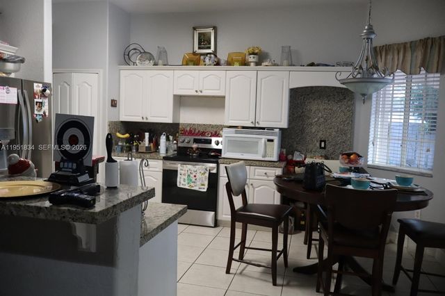 16750 NW 78th Ave, Miami Lakes, FL 33016