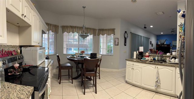 16750 NW 78th Ave, Miami Lakes, FL 33016