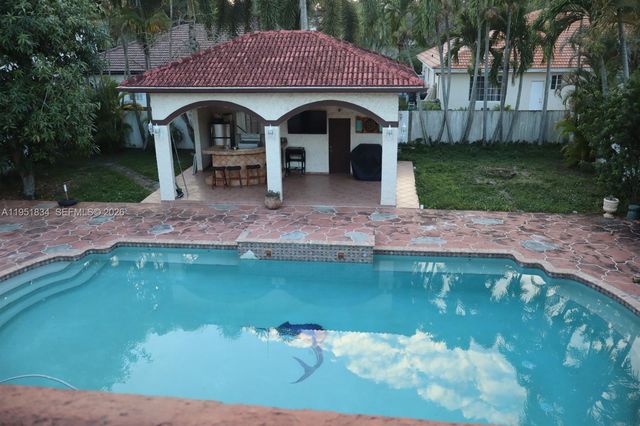 16750 NW 78th Ave, Miami Lakes, FL 33016