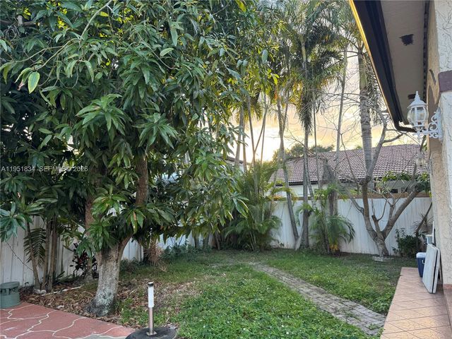 16750 NW 78th Ave, Miami Lakes, FL 33016