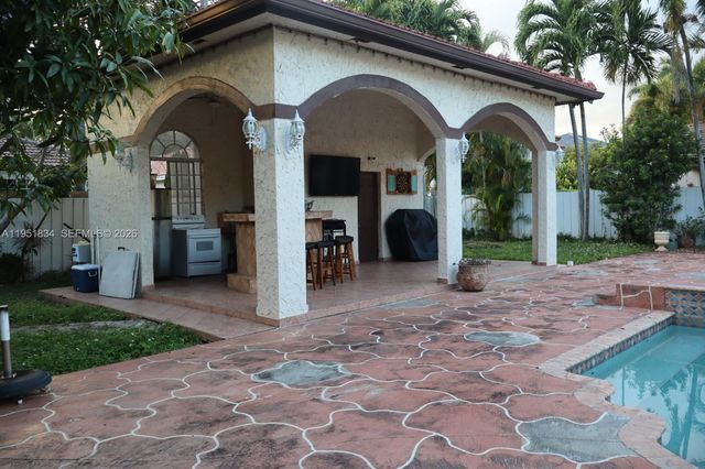 16750 NW 78th Ave, Miami Lakes, FL 33016