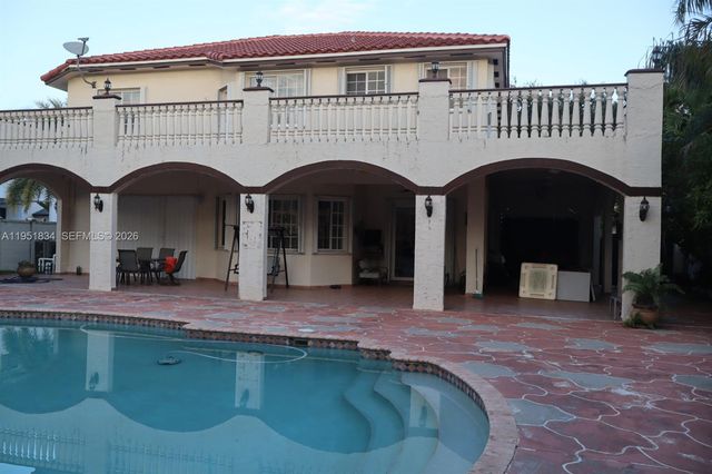 16750 NW 78th Ave, Miami Lakes, FL 33016