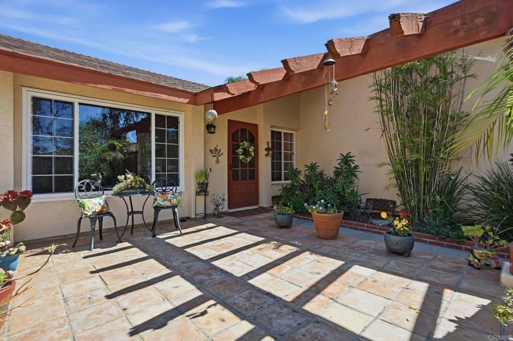 Image 2 of property listing at 1156 Via Camellia, San Marcos, CA 92069