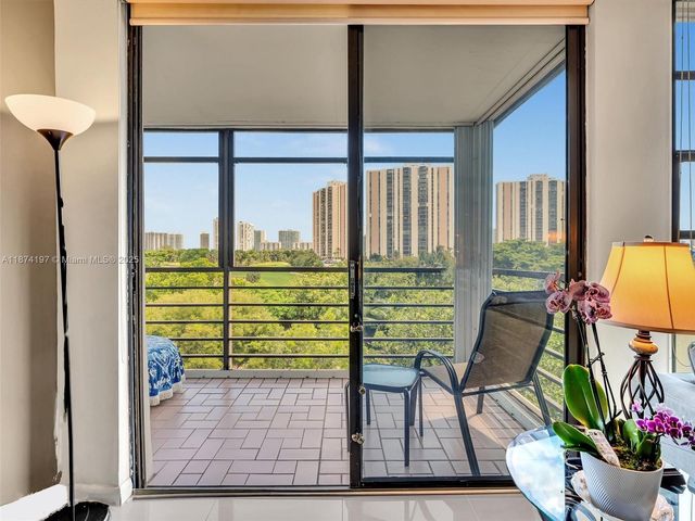 20400 W Country Club Dr 605, Aventura, FL 33180