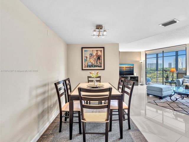 20400 W Country Club Dr 605, Aventura, FL 33180