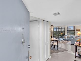 20400 W Country Club Dr 605, Aventura, FL 33180
