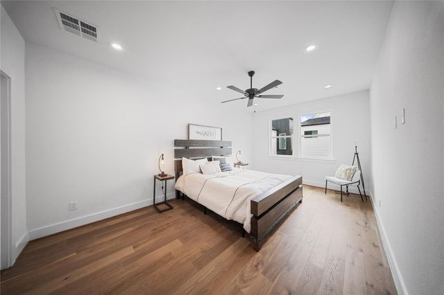 1116 Hogan Street, Houston, TX 77009