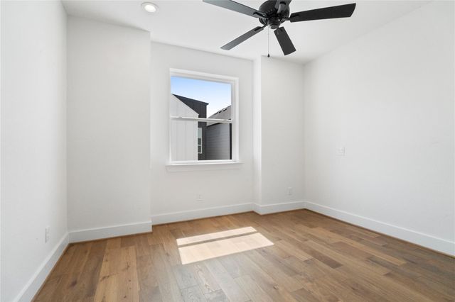 1116 Hogan Street, Houston, TX 77009