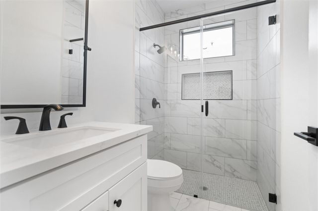 1116 Hogan Street, Houston, TX 77009