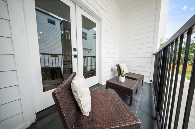 1116 Hogan Street, Houston, TX 77009