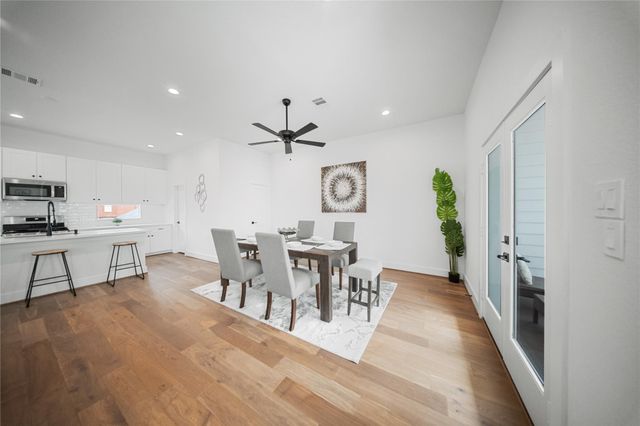 1116 Hogan Street, Houston, TX 77009