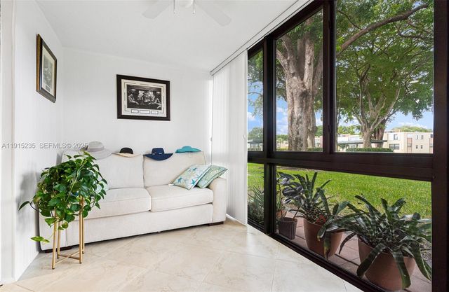 7365 NW 18th St 107, Margate, FL 33063