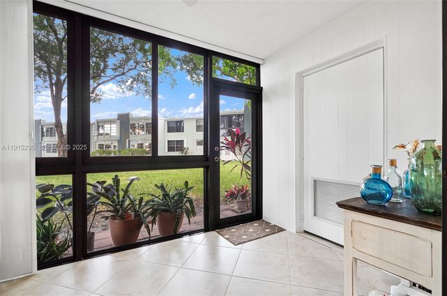 7365 NW 18th St 107, Margate, FL 33063