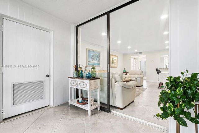 7365 NW 18th St 107, Margate, FL 33063