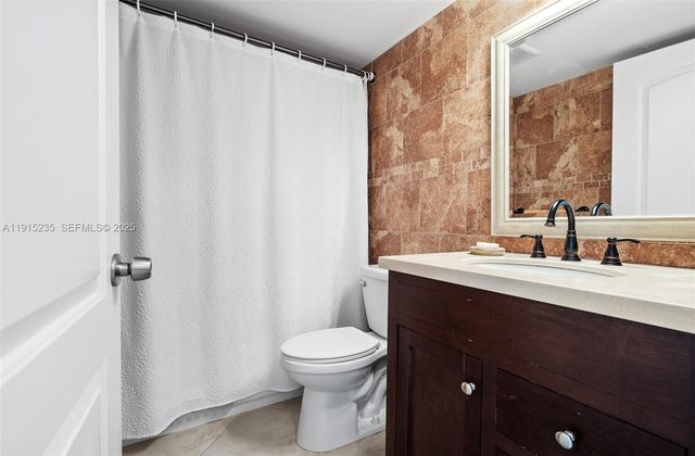 7365 NW 18th St 107, Margate, FL 33063