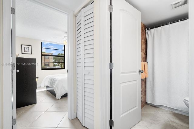 7365 NW 18th St 107, Margate, FL 33063