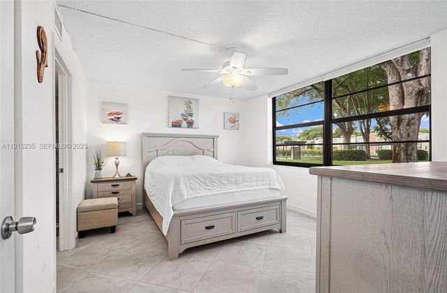 7365 NW 18th St 107, Margate, FL 33063