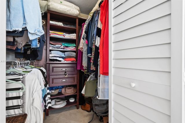 7365 NW 18th St 107, Margate, FL 33063