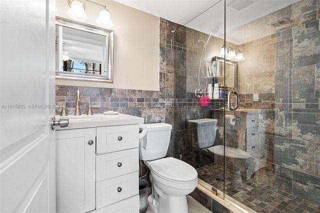 7365 NW 18th St 107, Margate, FL 33063