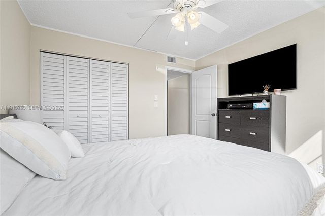 7365 NW 18th St 107, Margate, FL 33063