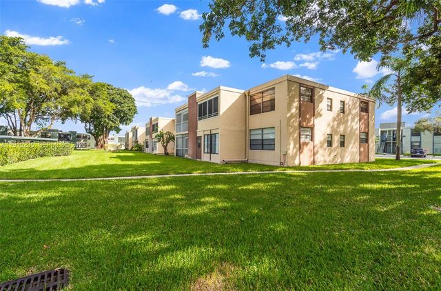 7365 NW 18th St 107, Margate, FL 33063