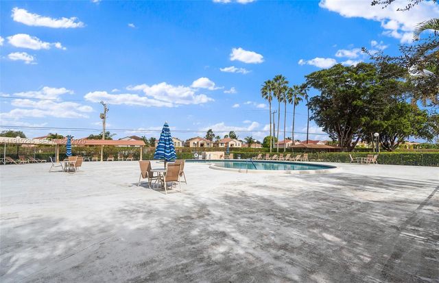 7365 NW 18th St 107, Margate, FL 33063