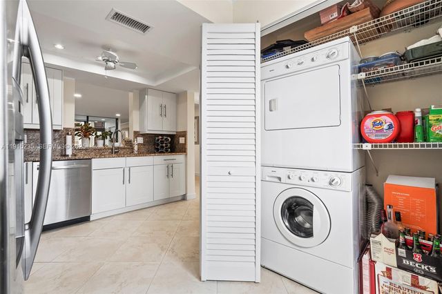 7365 NW 18th St 107, Margate, FL 33063