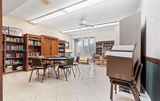 7365 NW 18th St 107, Margate, FL 33063