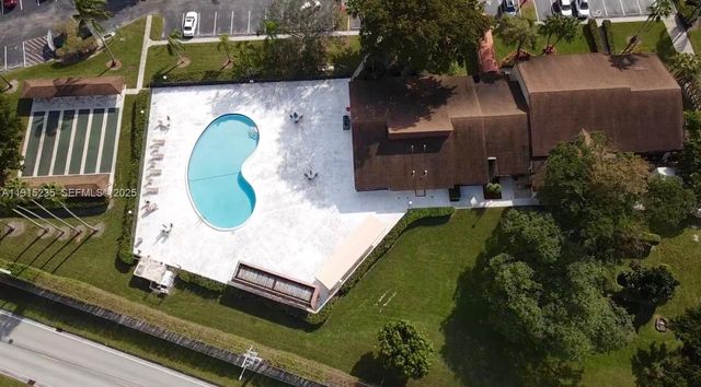 7365 NW 18th St 107, Margate, FL 33063