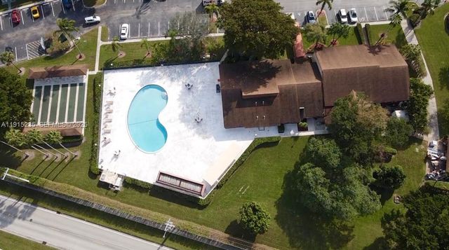 7365 NW 18th St 107, Margate, FL 33063