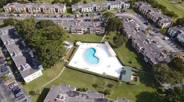 7365 NW 18th St 107, Margate, FL 33063