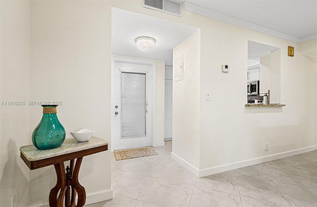 7365 NW 18th St 107, Margate, FL 33063